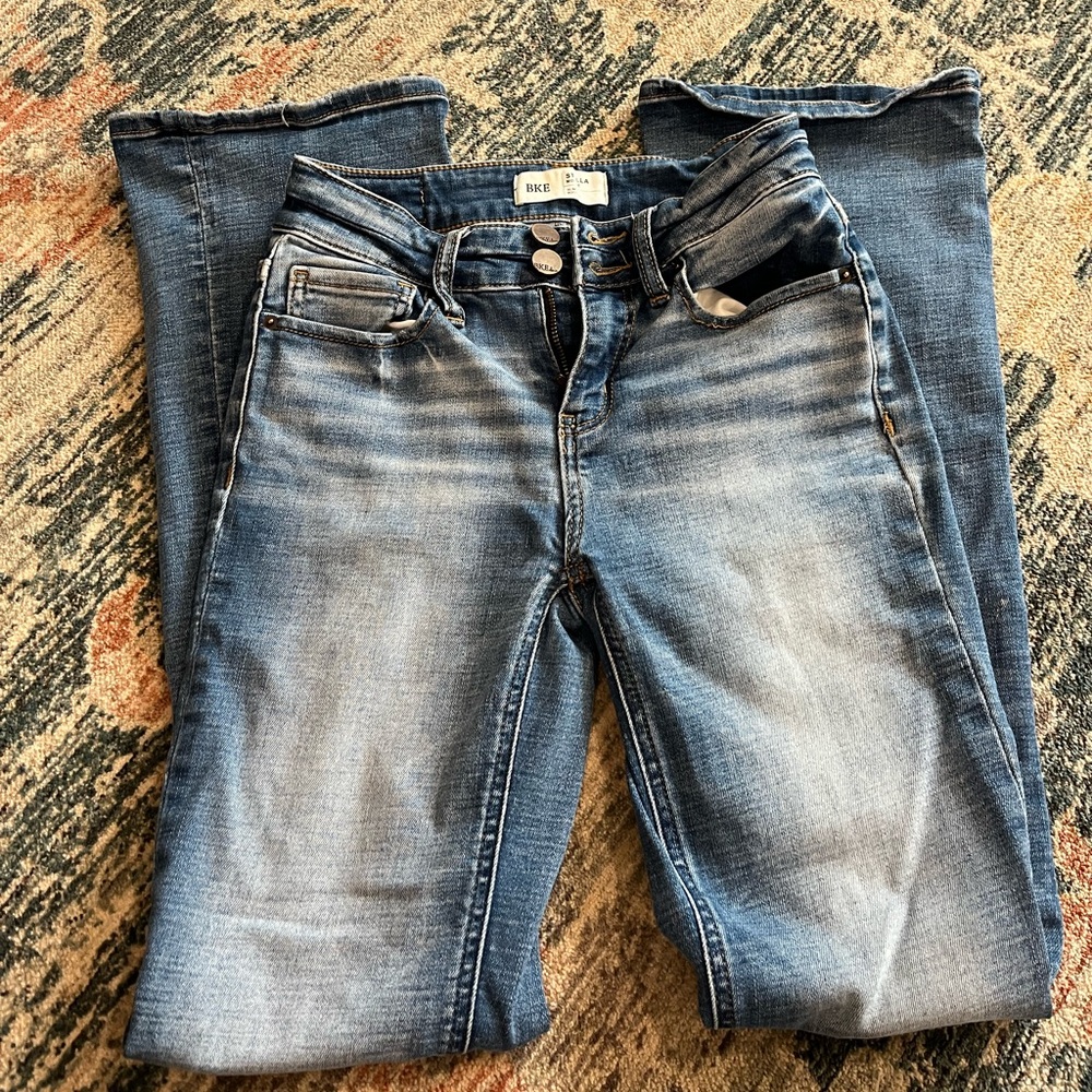 Buckle BKE Stella Mid Rise slim fit bootcut Jean
